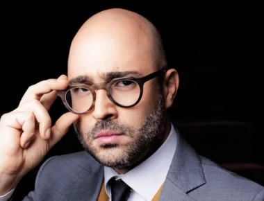 Ο Κ.Μπογδάνος έκανε «ντου» στο Α.Τ. Εξαρχείων: «Κατάσταση εγκατάλειψης και πολιορκίας» (φωτό)